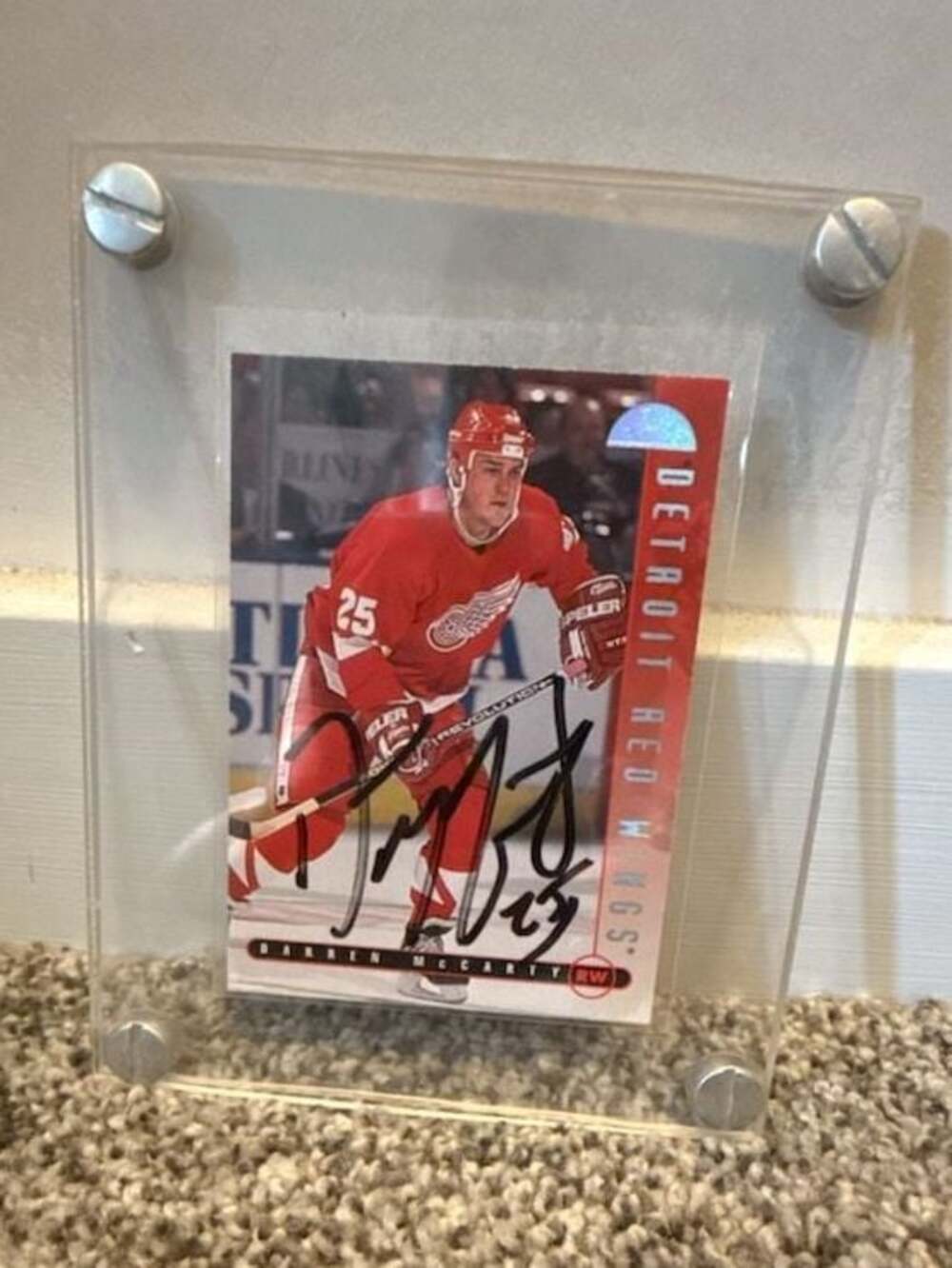 2005-06 Upper Deck MVP #147 Darren McCarty Detroit Red Wings Autographed Card